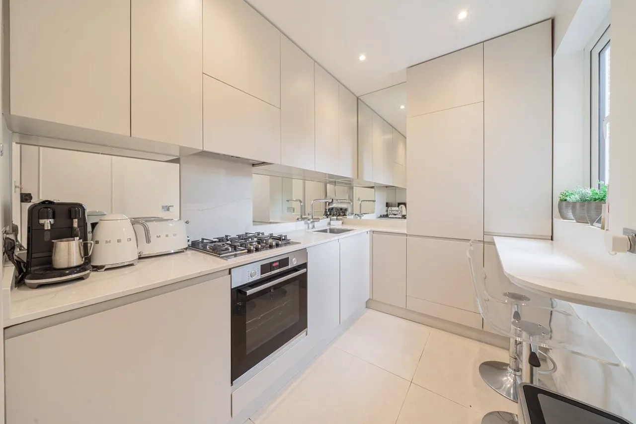 Lower Richmond Road, London, SW15, photo 5