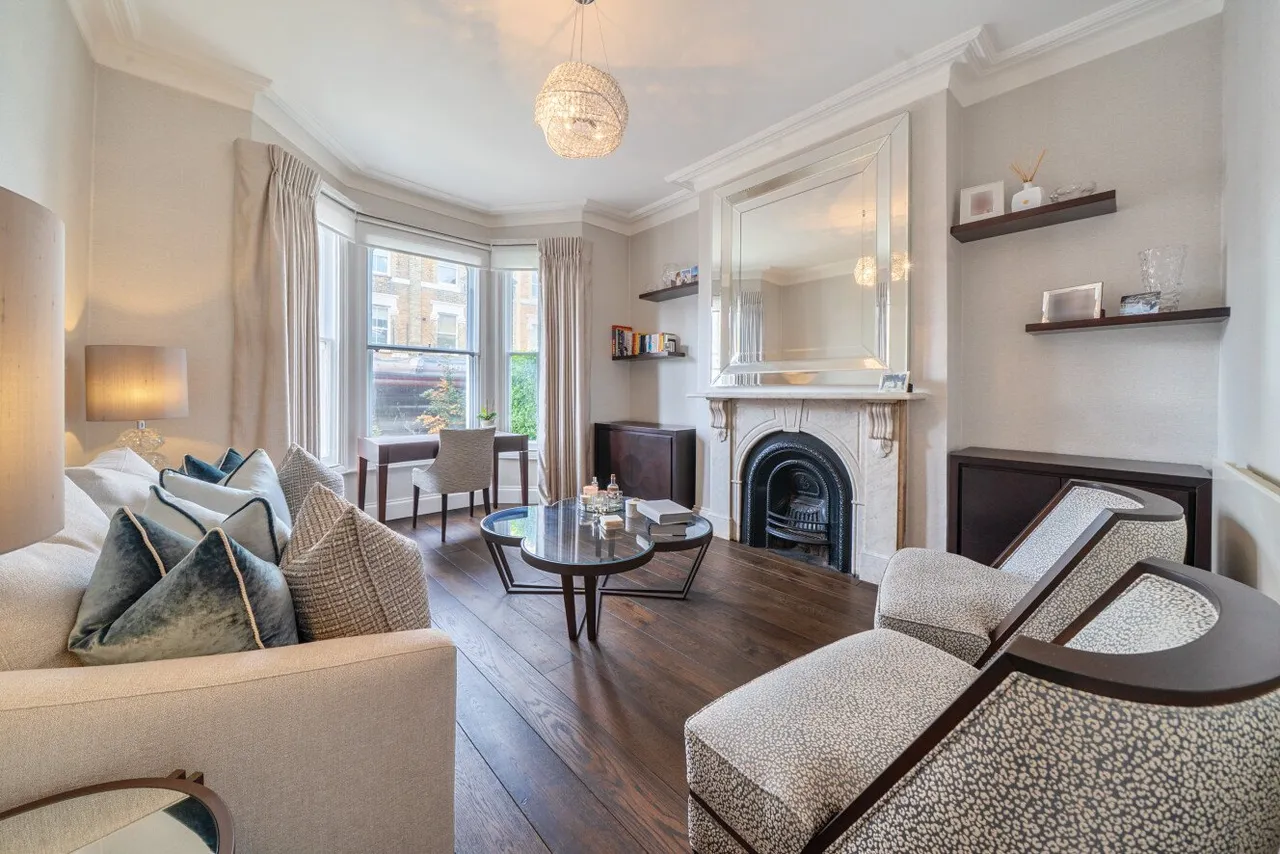 1 bed flat for sale, Lower Richmond Road, London, SW15