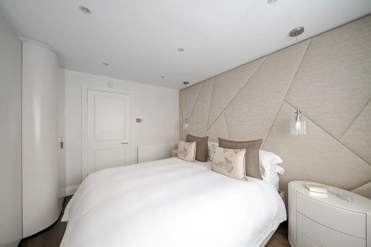 Lower Richmond Road, London, SW15, photo 9