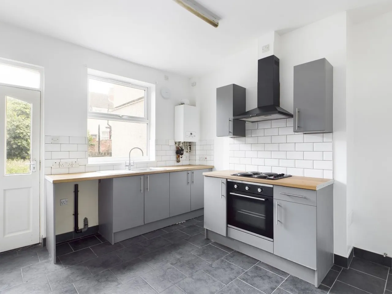 2 bed house to rent, Selwyn Street, Rotherham, S65