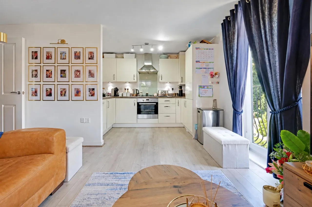 Bloomfield Crescent, Doseley, TF4, photo 7