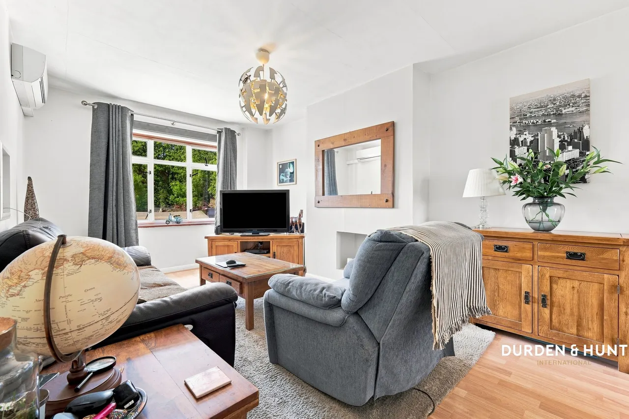 Barncroft Close, Loughton, IG10, photo 2