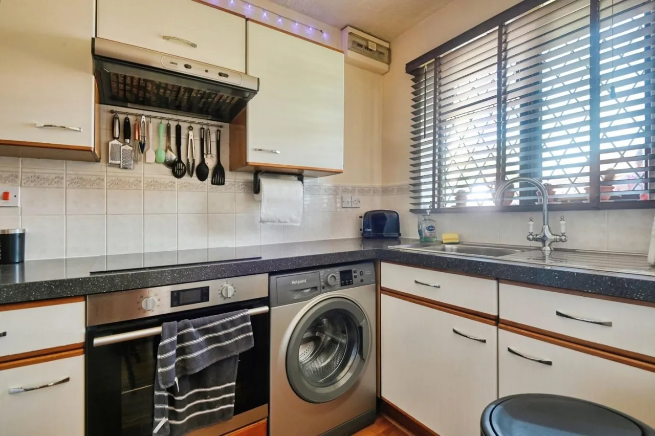 Dexter Way, Birchmoor, B78, photo 2