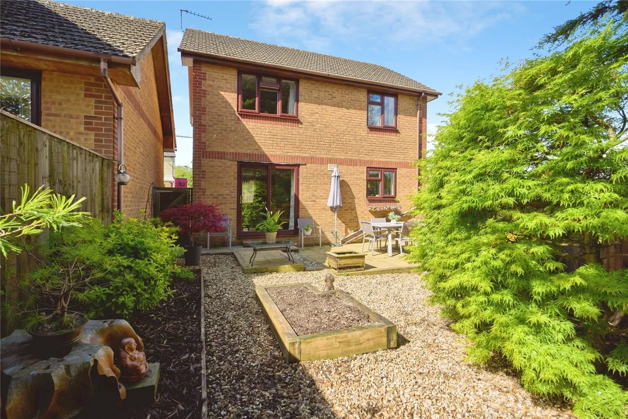 Manor Road, Wroxall, PO38, photo 9