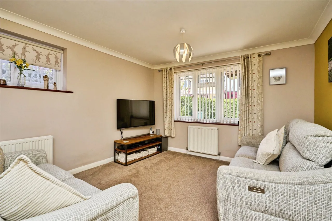 Manor Road, Wroxall, PO38, photo 4