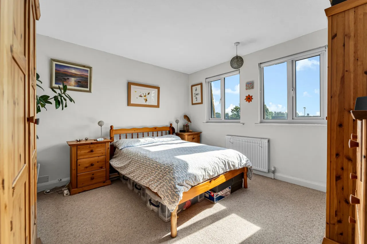 Oakhall Drive, Sunbury-on-Thames, TW16, photo 7