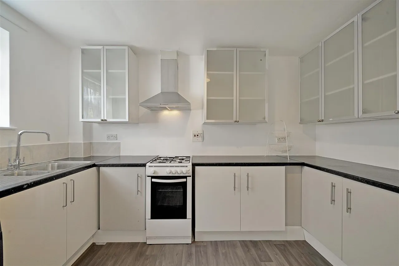 Rowan Close, Wembley, HA0, photo 10