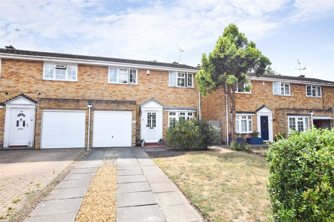 3 bed house for sale — Hanover Gardens, Farnborough, Hampshire, GU14 9DU
