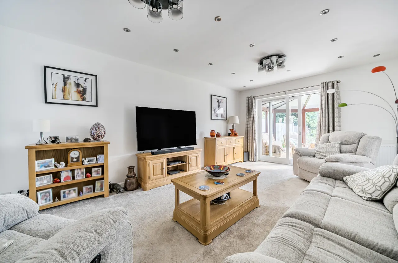 Rushall Close, Lower Earley, Reading, Berkshire, RG6 4BG, photo 3
