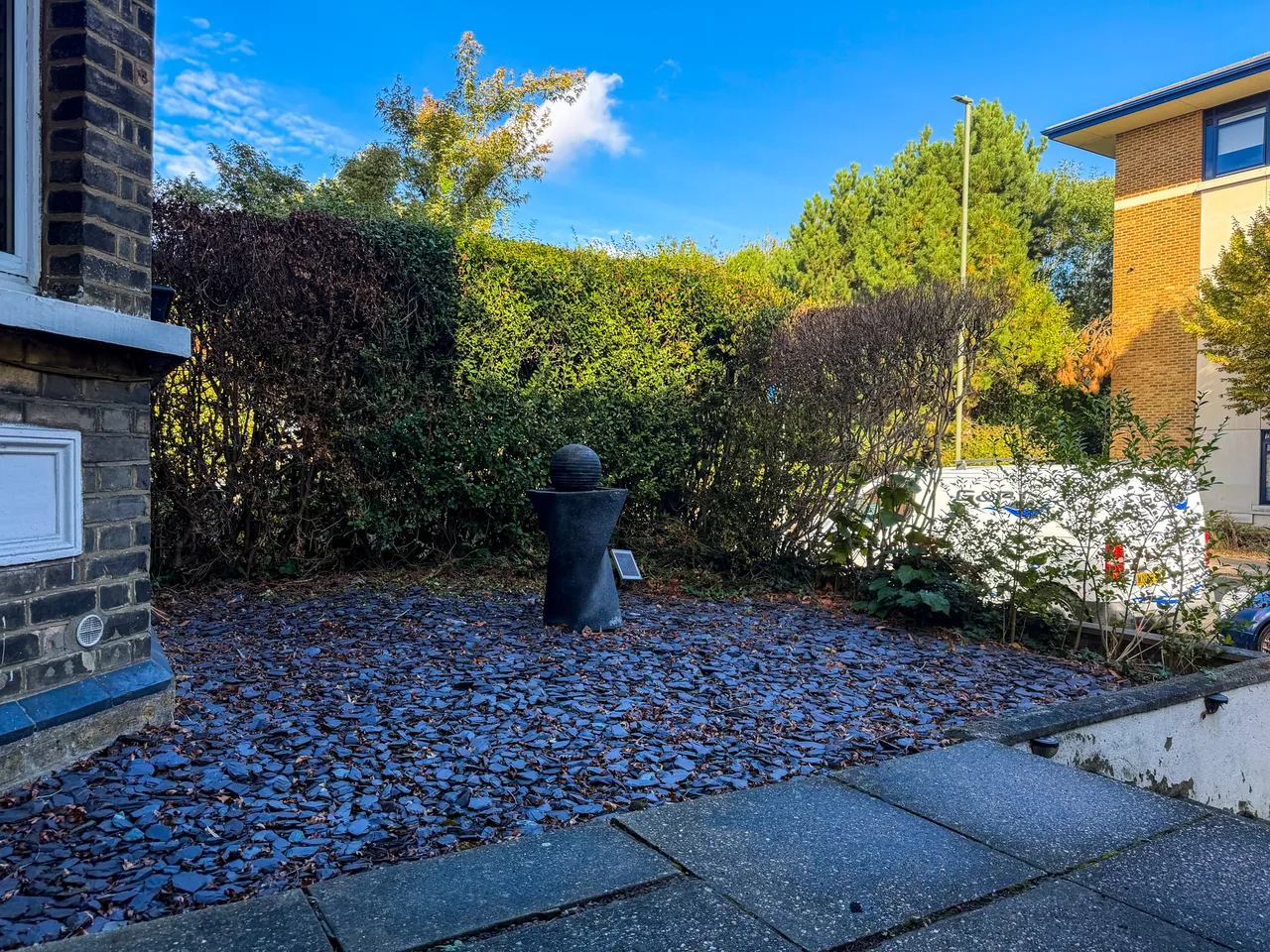 2 bed flat for sale, Eastworth Road, Chertsey, KT16
