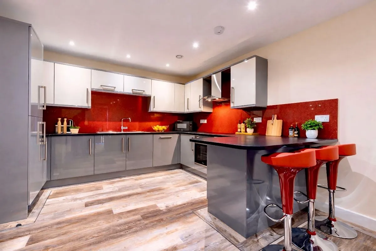 3 bed flat to rent, Ecco