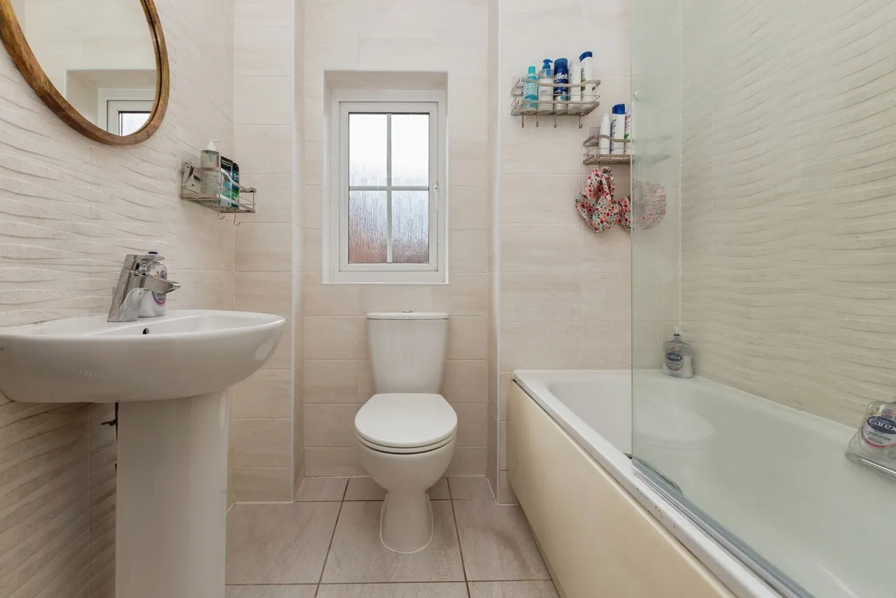 Skinner Road, Aylesbury, Buckinghamshire, HP19, photo 15