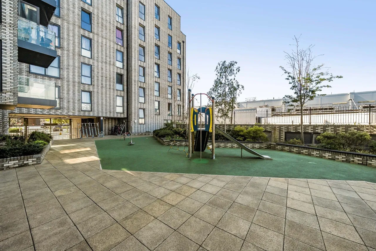 Woolwich Road, SE7, photo 34