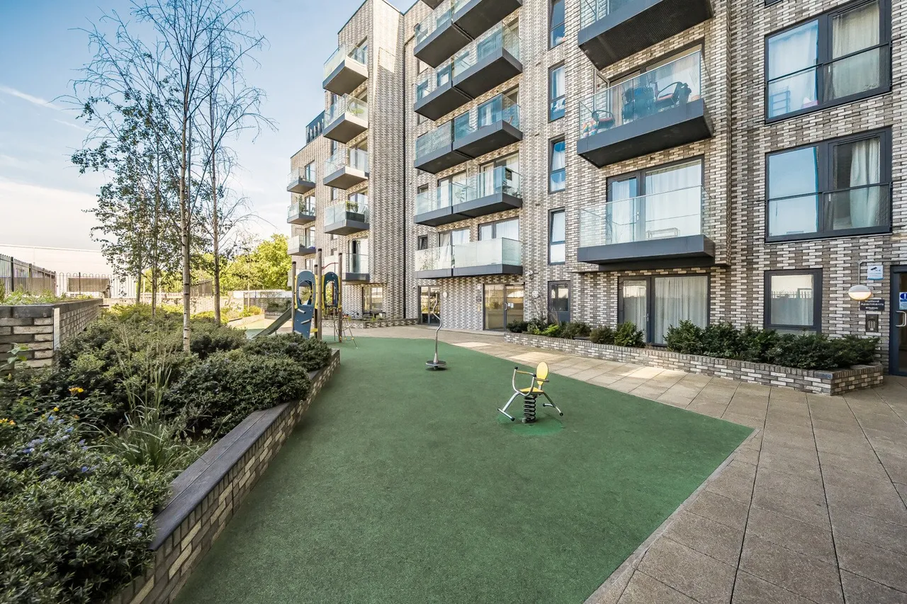 Woolwich Road, SE7, photo 33