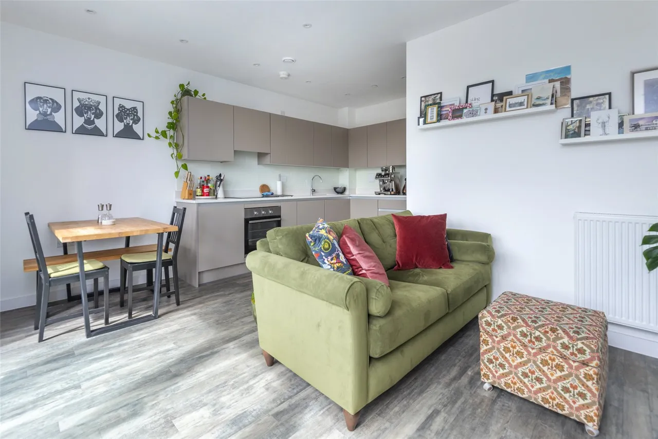 Woolwich Road, SE7, photo 3
