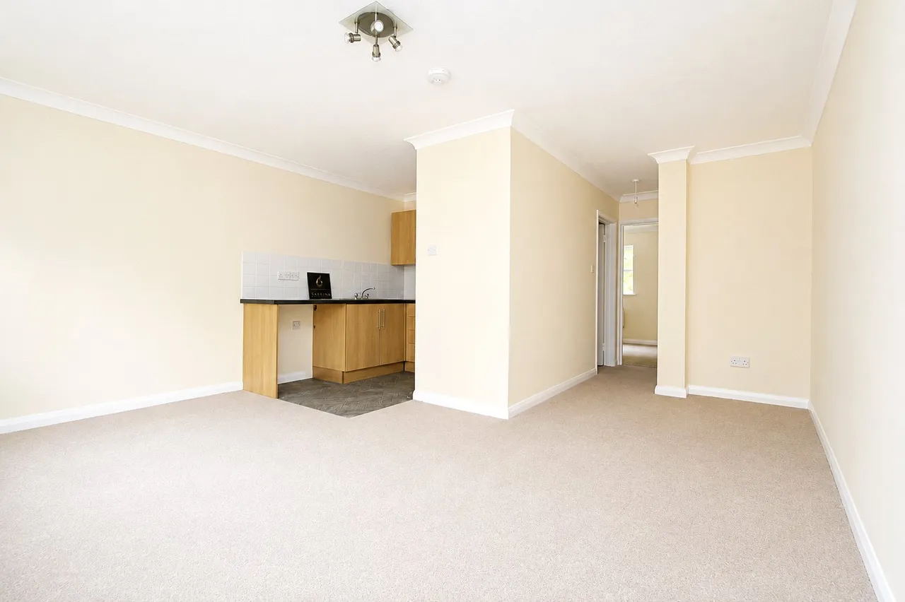 Chalet Court, Bordon, GU35, photo 2