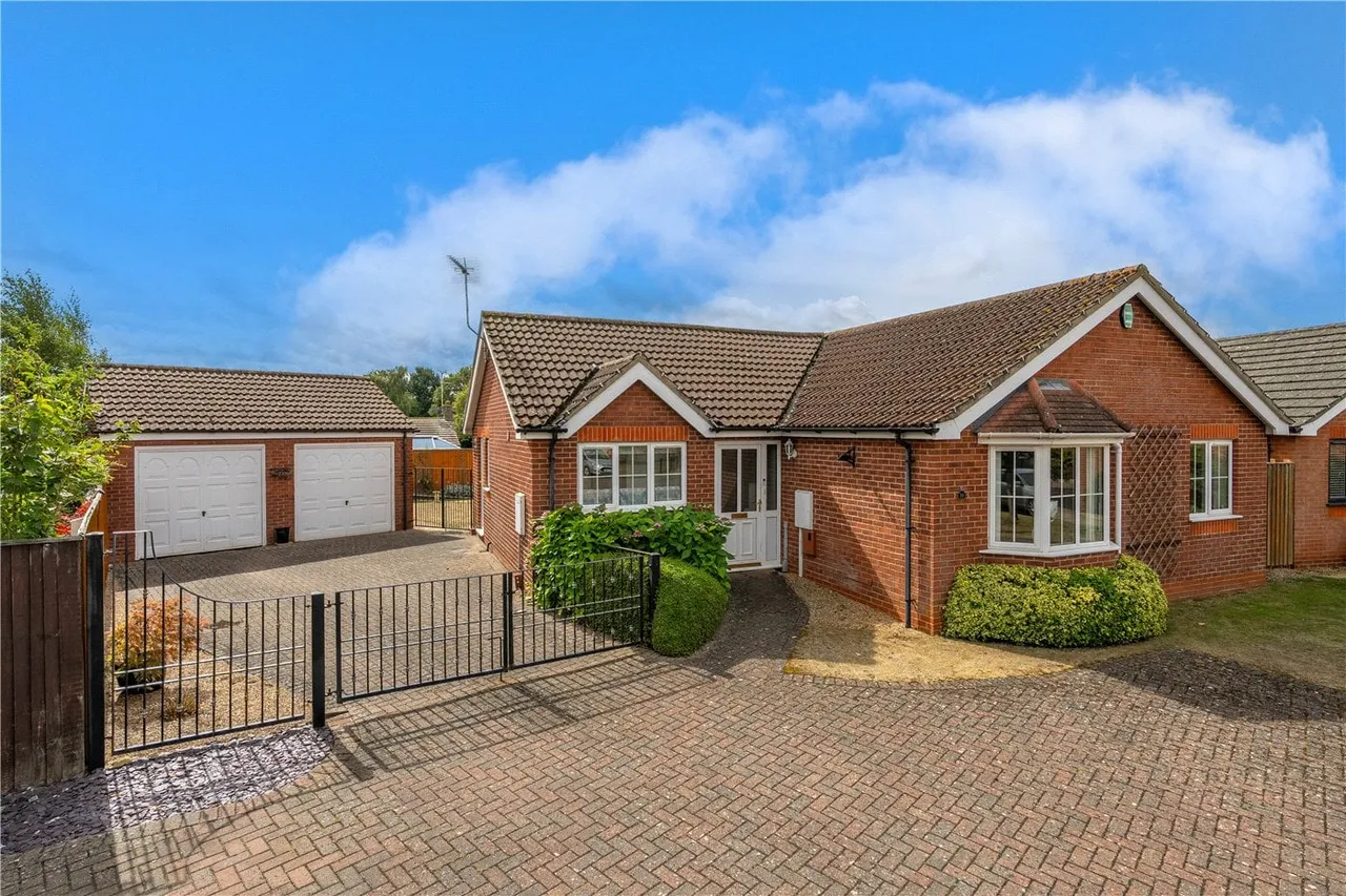 Priory Way, Sleaford, Lincolnshire, NG34, photo 2