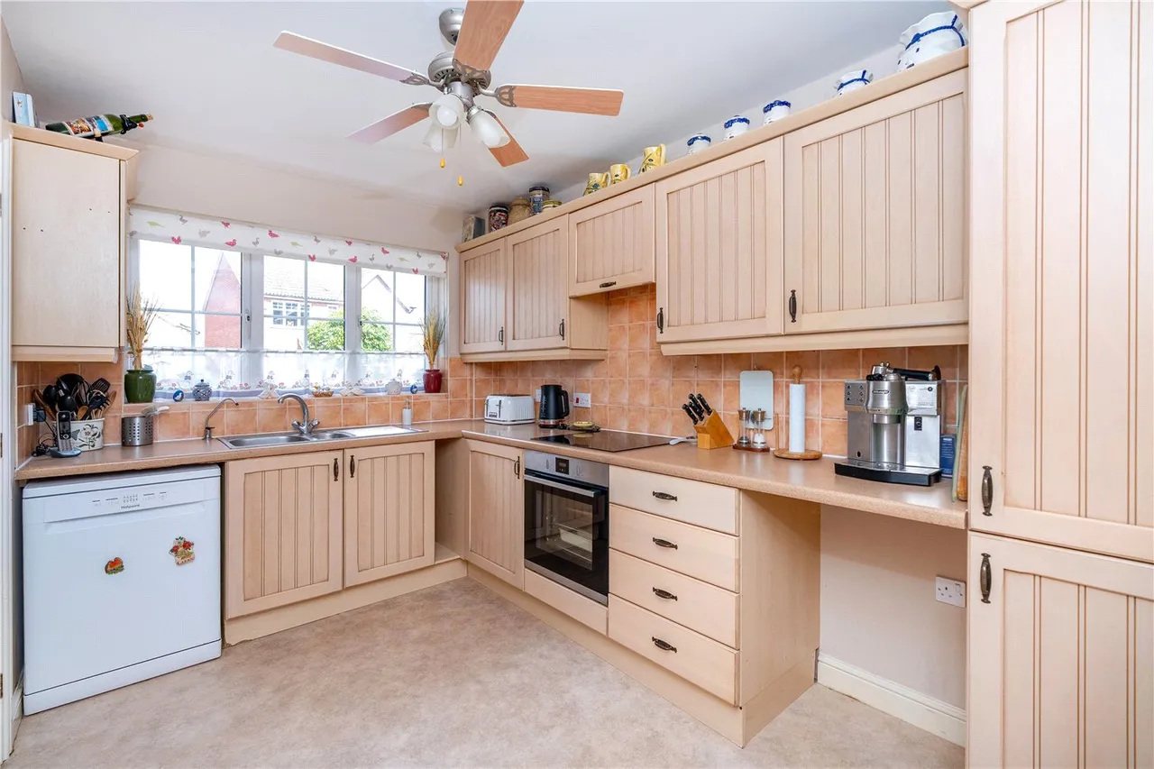 Priory Way, Sleaford, Lincolnshire, NG34, photo 3