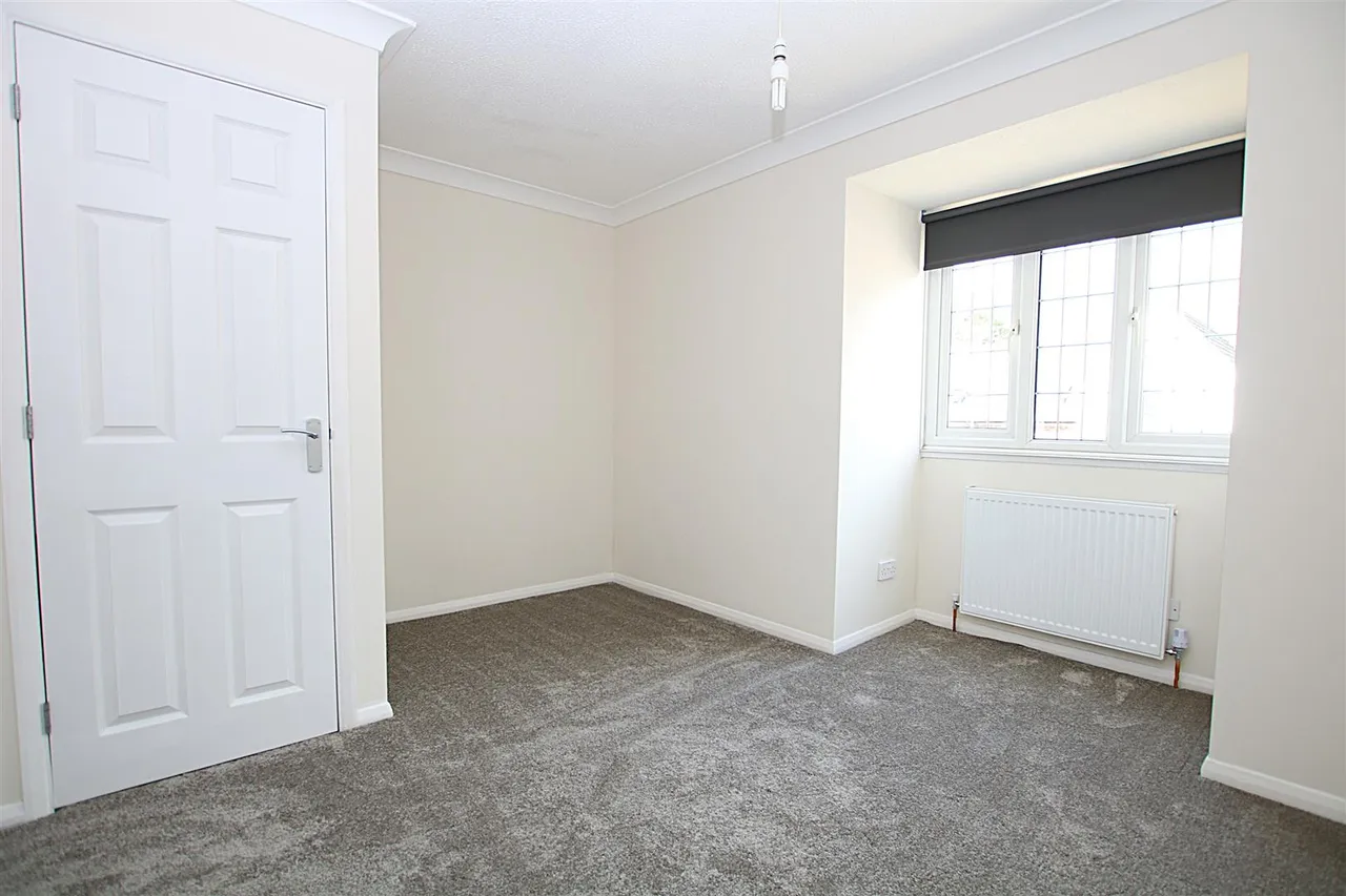 Limoges Court, Duston, NN5, photo 8