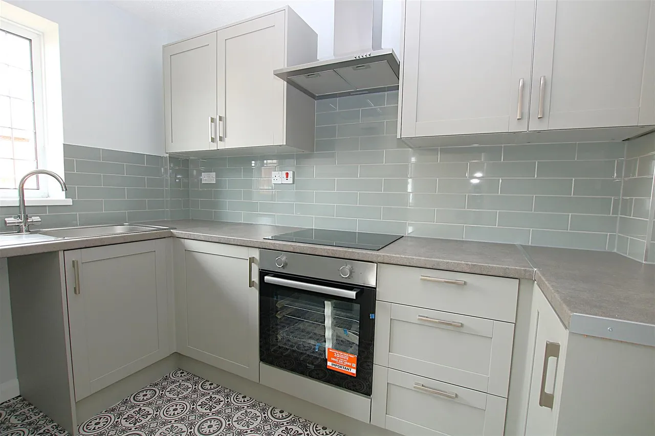 Limoges Court, Duston, NN5, photo 2