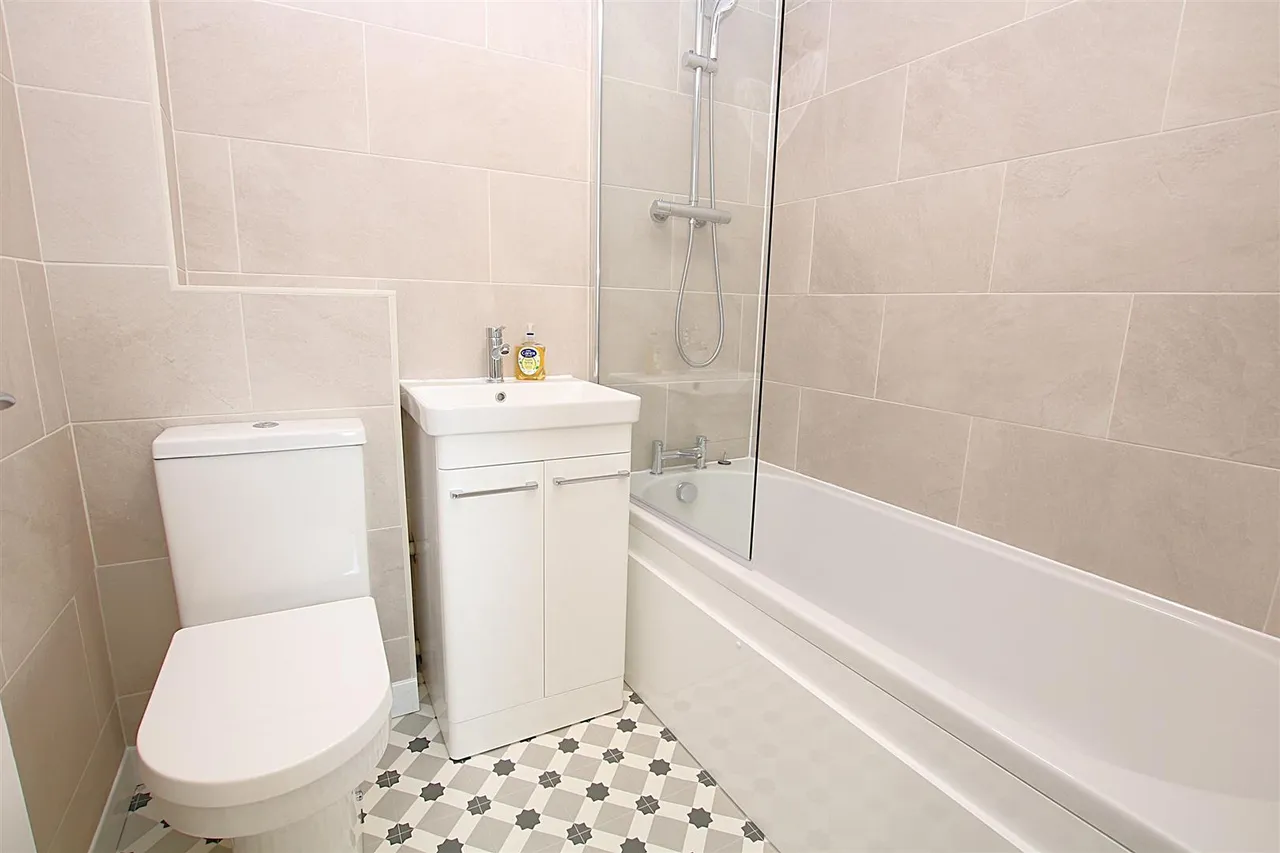 Limoges Court, Duston, NN5, photo 9