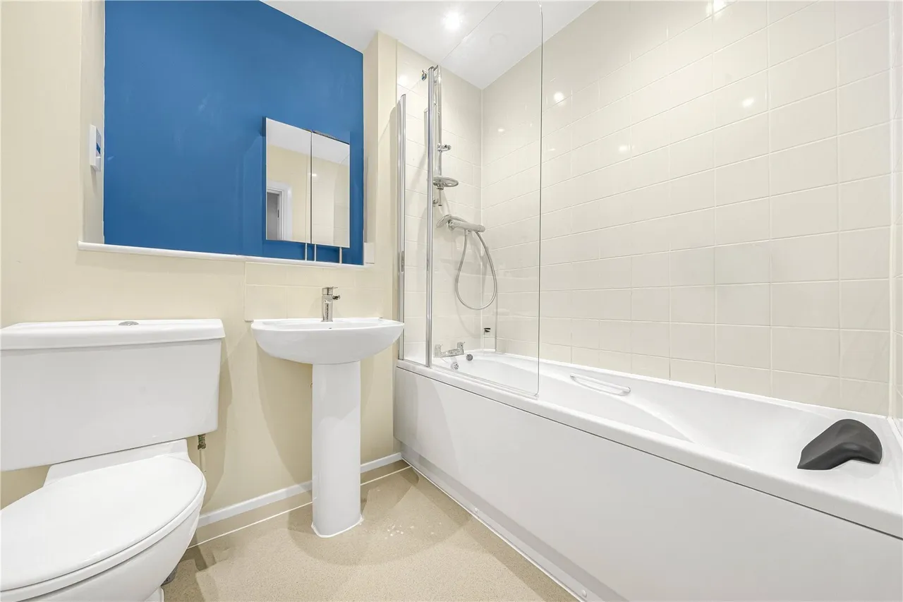 Southcott Road, Teddington, TW11, photo 8