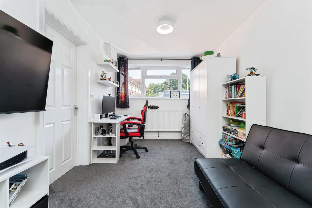 Perry Close, Haddenham, CB6, photo 14