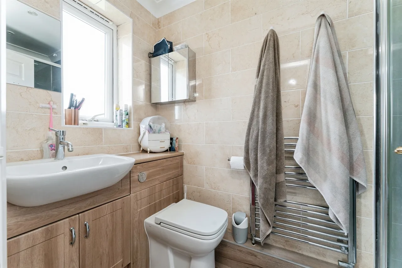 Perry Close, Haddenham, CB6, photo 17