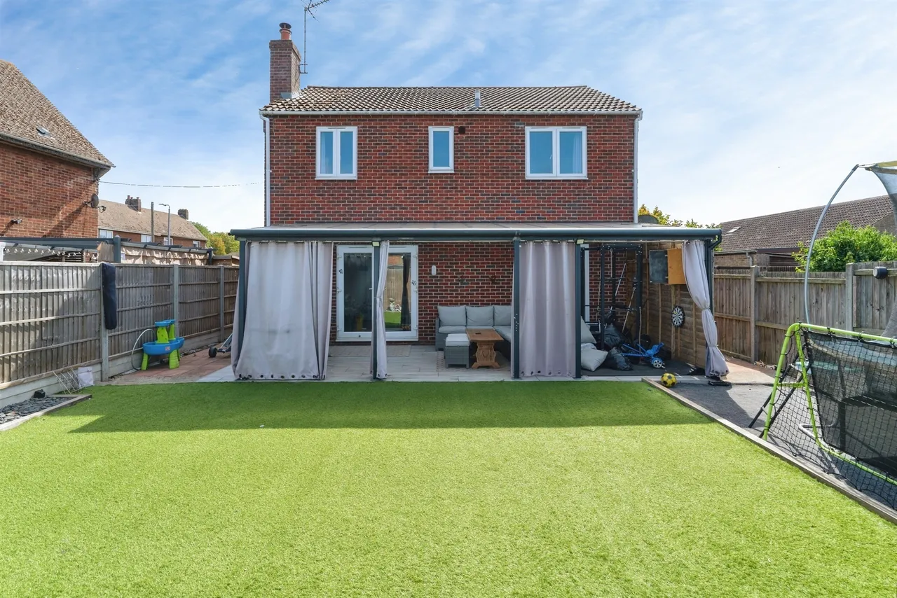 Perry Close, Haddenham, CB6, photo 7