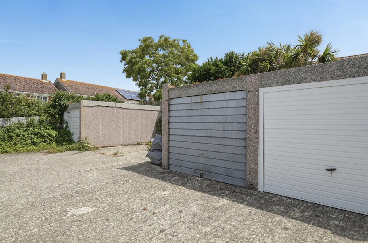 Slattsfield Close, Selsey, PO20, photo 13