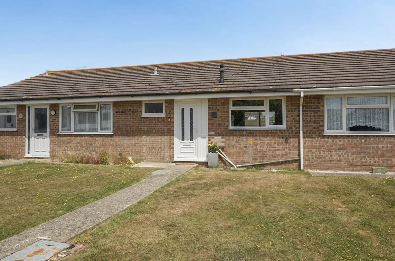 1 bed property for sale, Slattsfield Close, Selsey, PO20