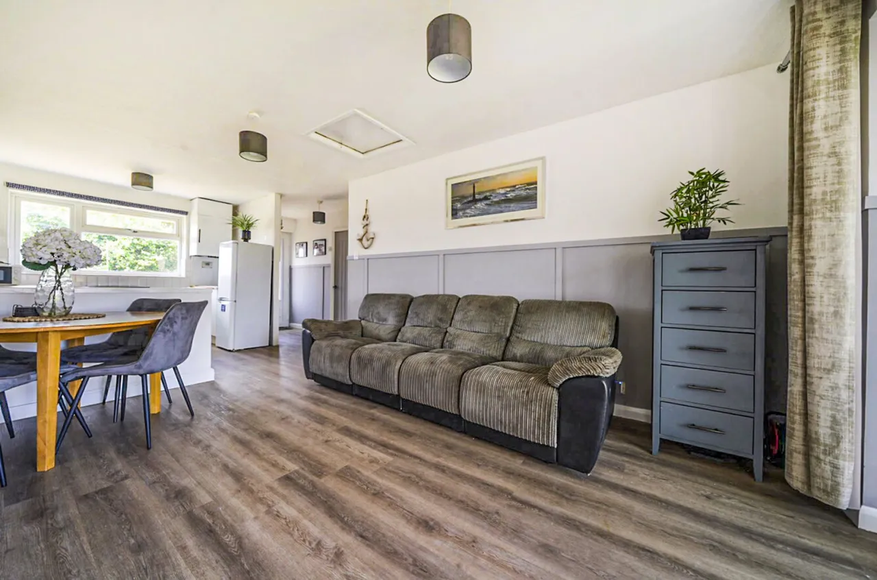 Slattsfield Close, Selsey, PO20, photo 6