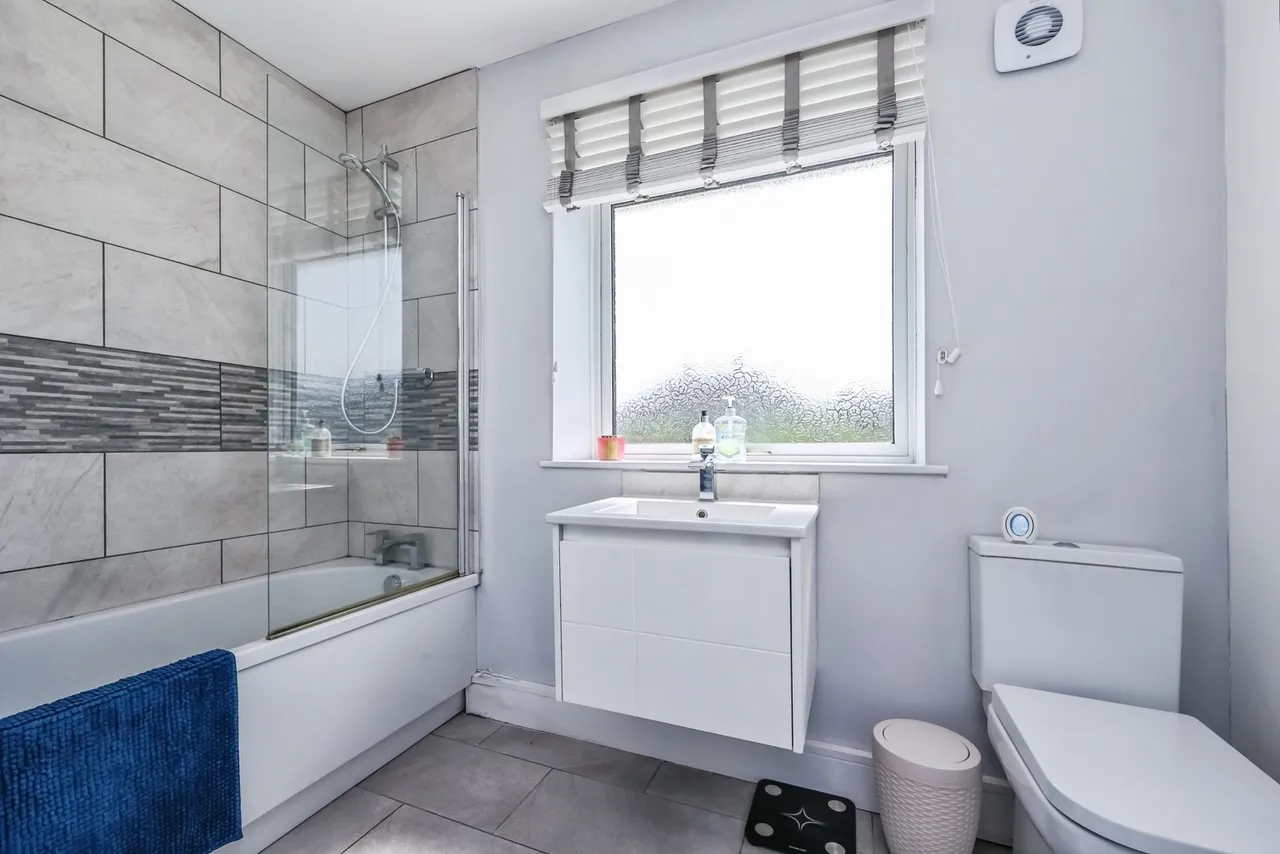 Brinkhill Crescent, Nottingham, Nottinghamshire, NG11, photo 7