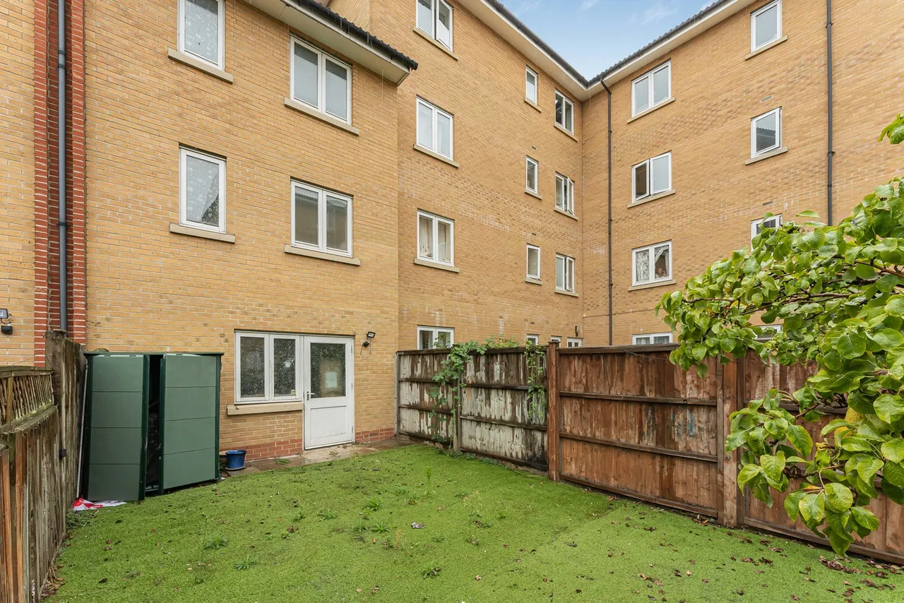 Lavington Close, London, E9, photo 6