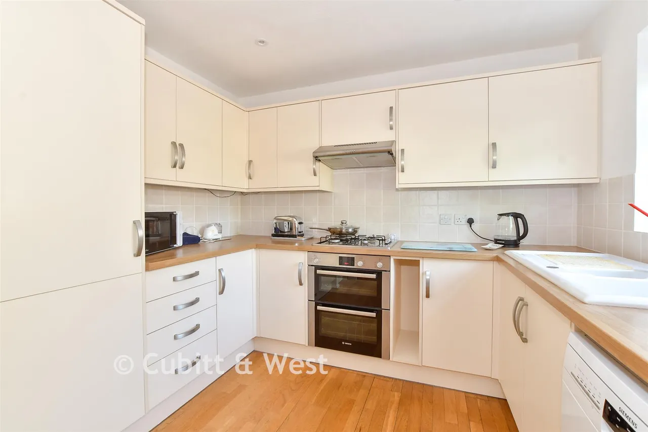 Northdowns, Cranleigh, GU6, photo 2