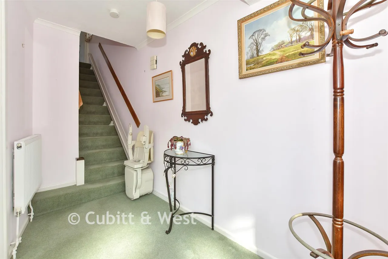 Northdowns, Cranleigh, GU6, photo 11