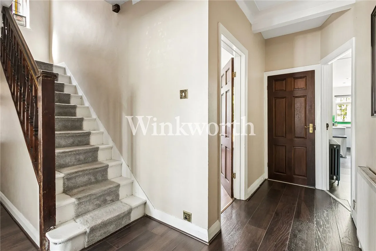 Morton Way, London, N14, photo 9