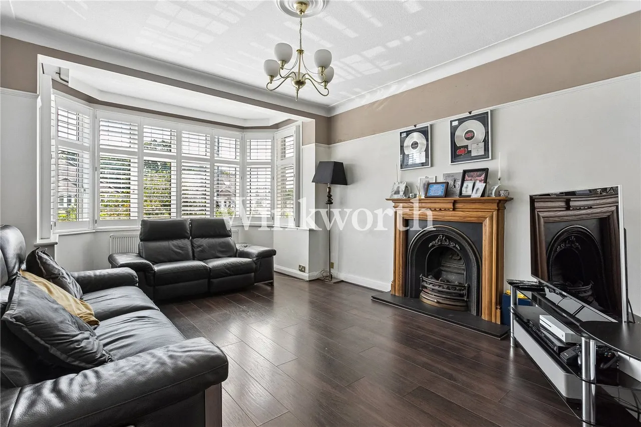 Morton Way, London, N14, photo 4