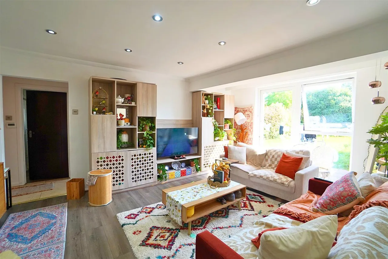 Waverley Avenue, Whitton, photo 4