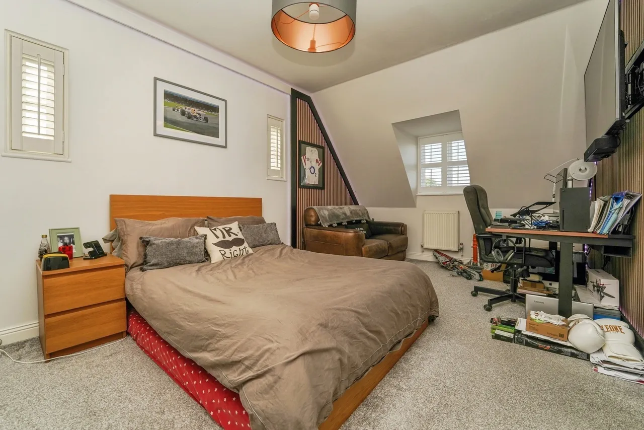 Lyneham Drive, Quedgeley, Gloucester, Gloucestershire, GL2, photo 17