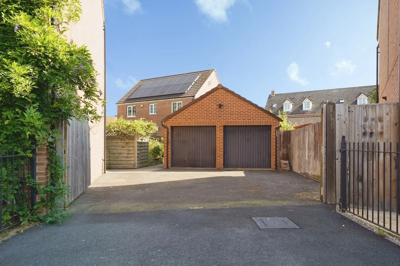 Lyneham Drive, Quedgeley, Gloucester, Gloucestershire, GL2, photo 22