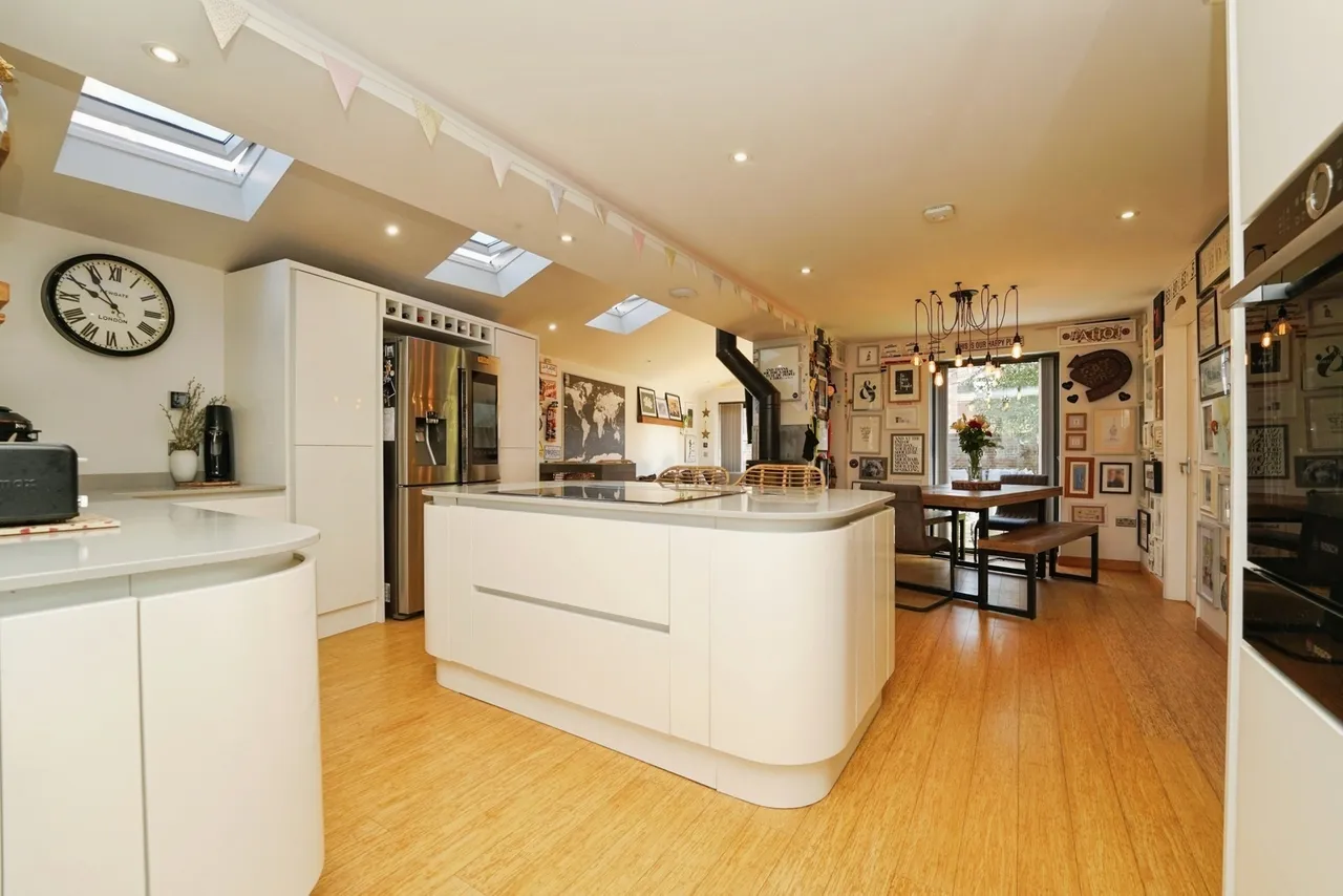 Lyneham Drive, Quedgeley, Gloucester, Gloucestershire, GL2, photo 4
