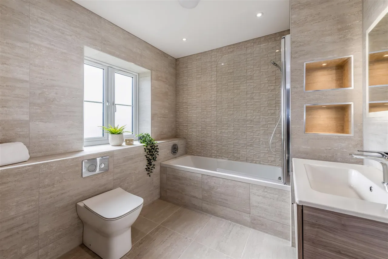 Warsash Road, Warsash, photo 13