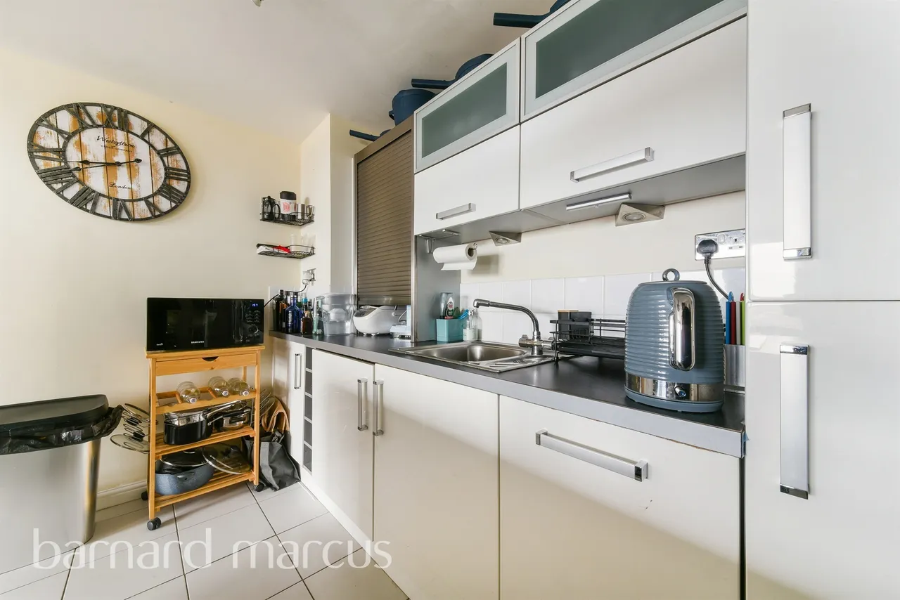 Throwley Way, Sutton, photo 5