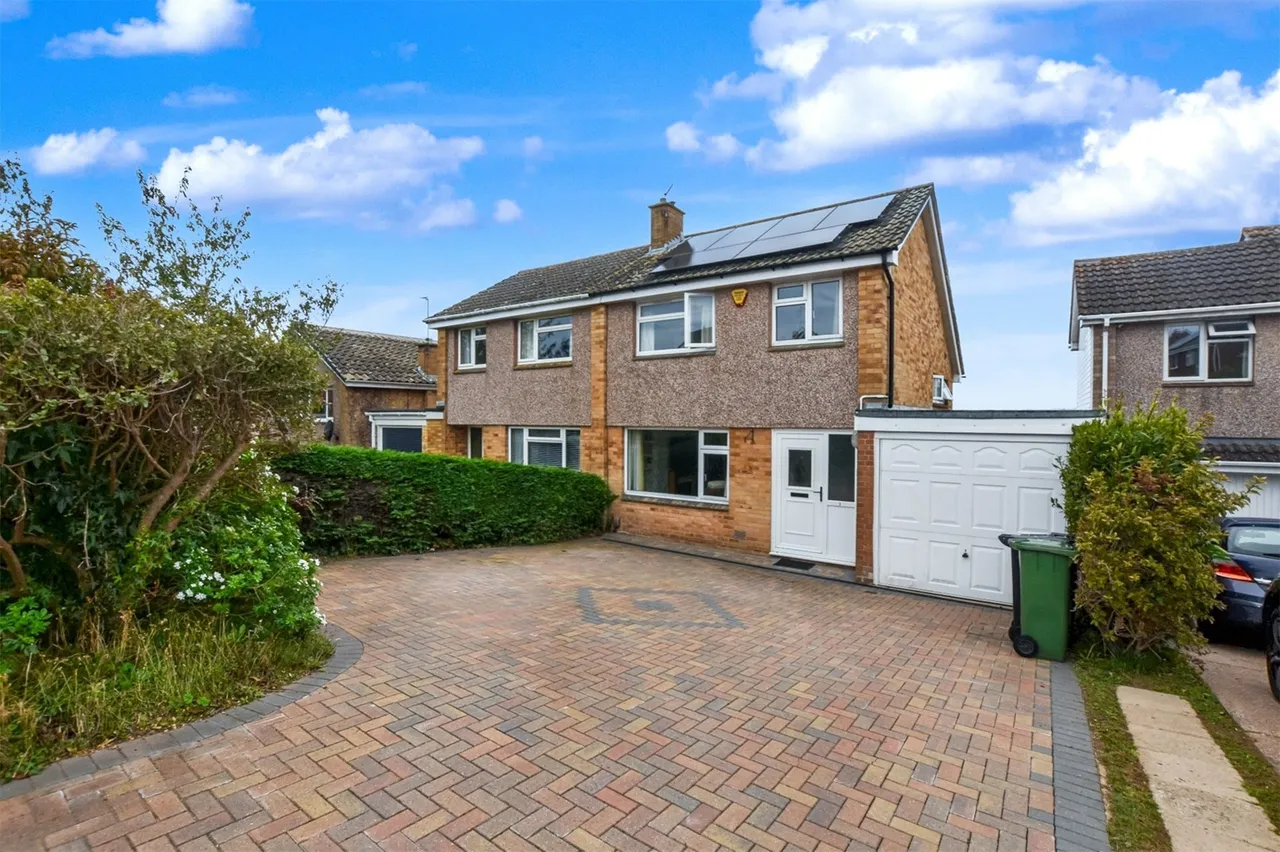 3 bed property for sale — Garden Close, Broadfields, Exeter, Devon, EX2