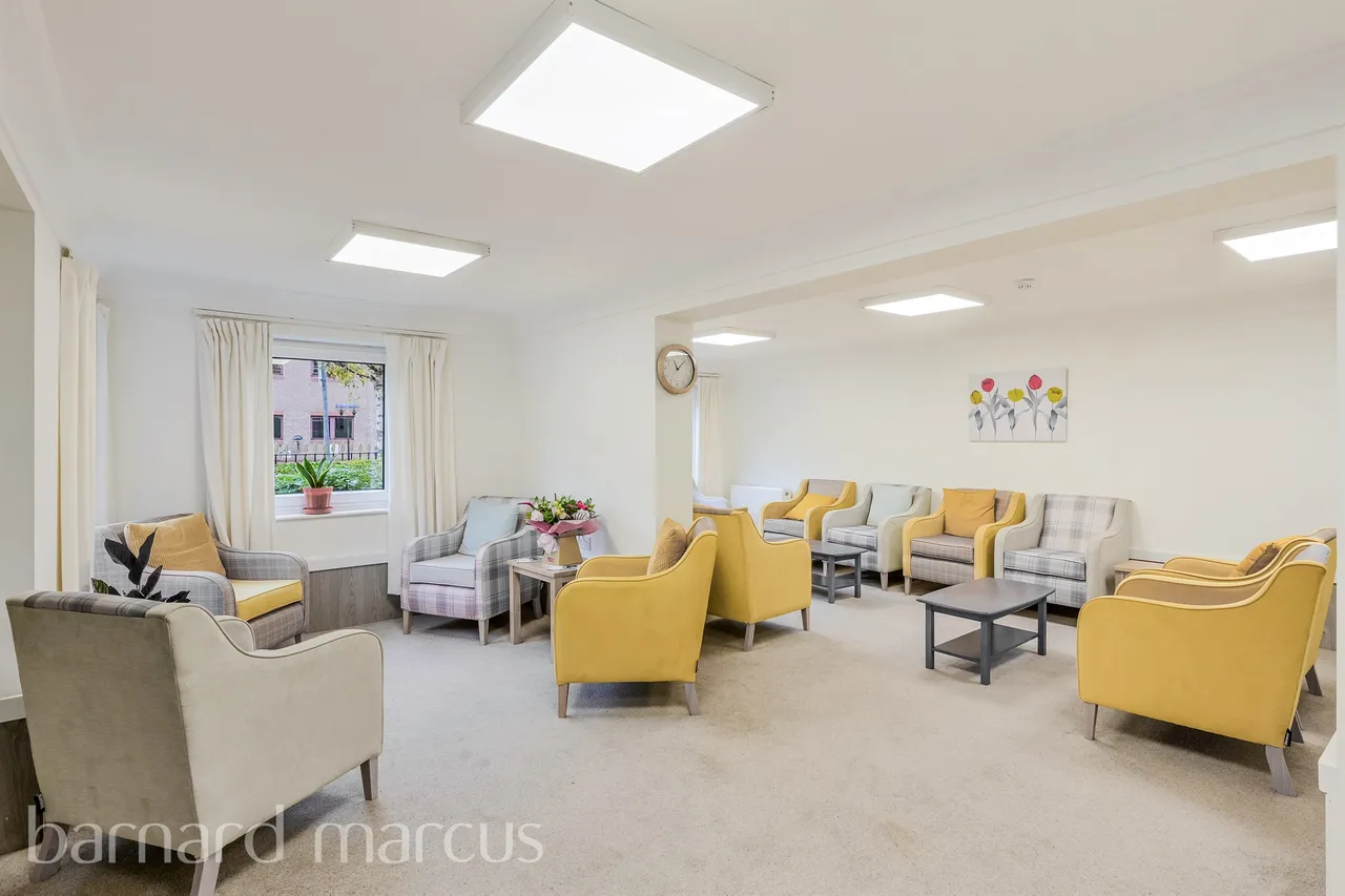 Ashley Avenue, Epsom, KT18, photo 7