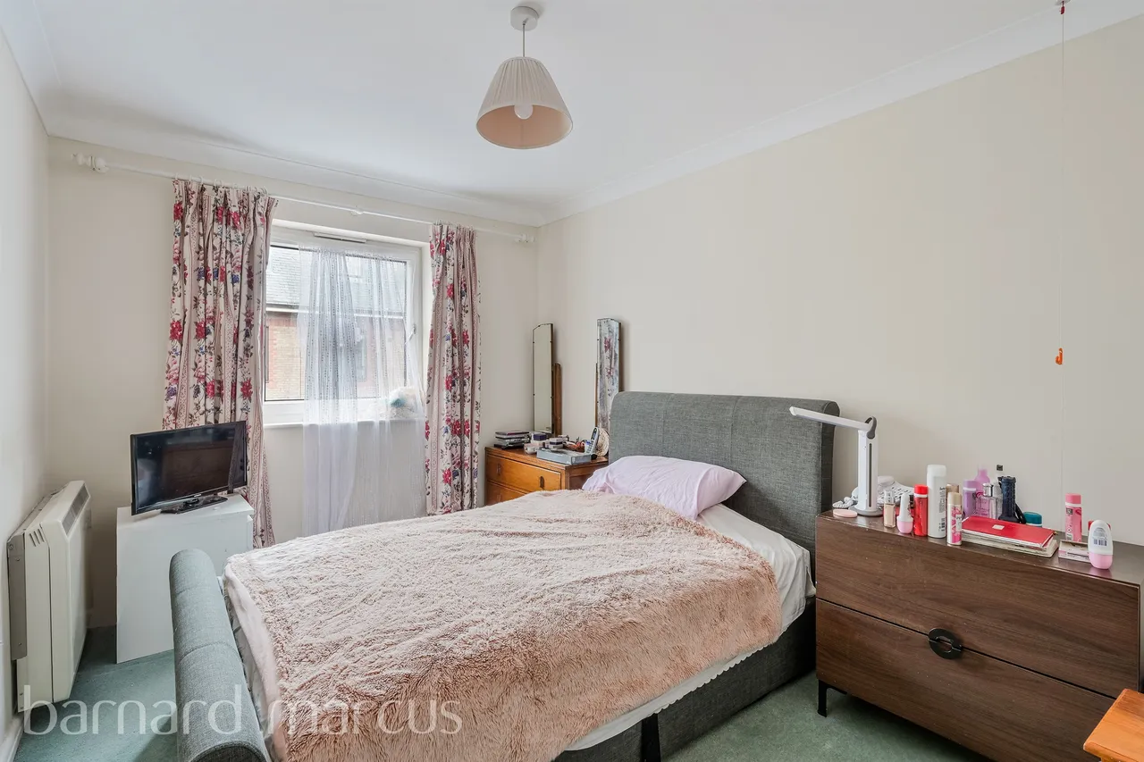 Ashley Avenue, Epsom, KT18, photo 5
