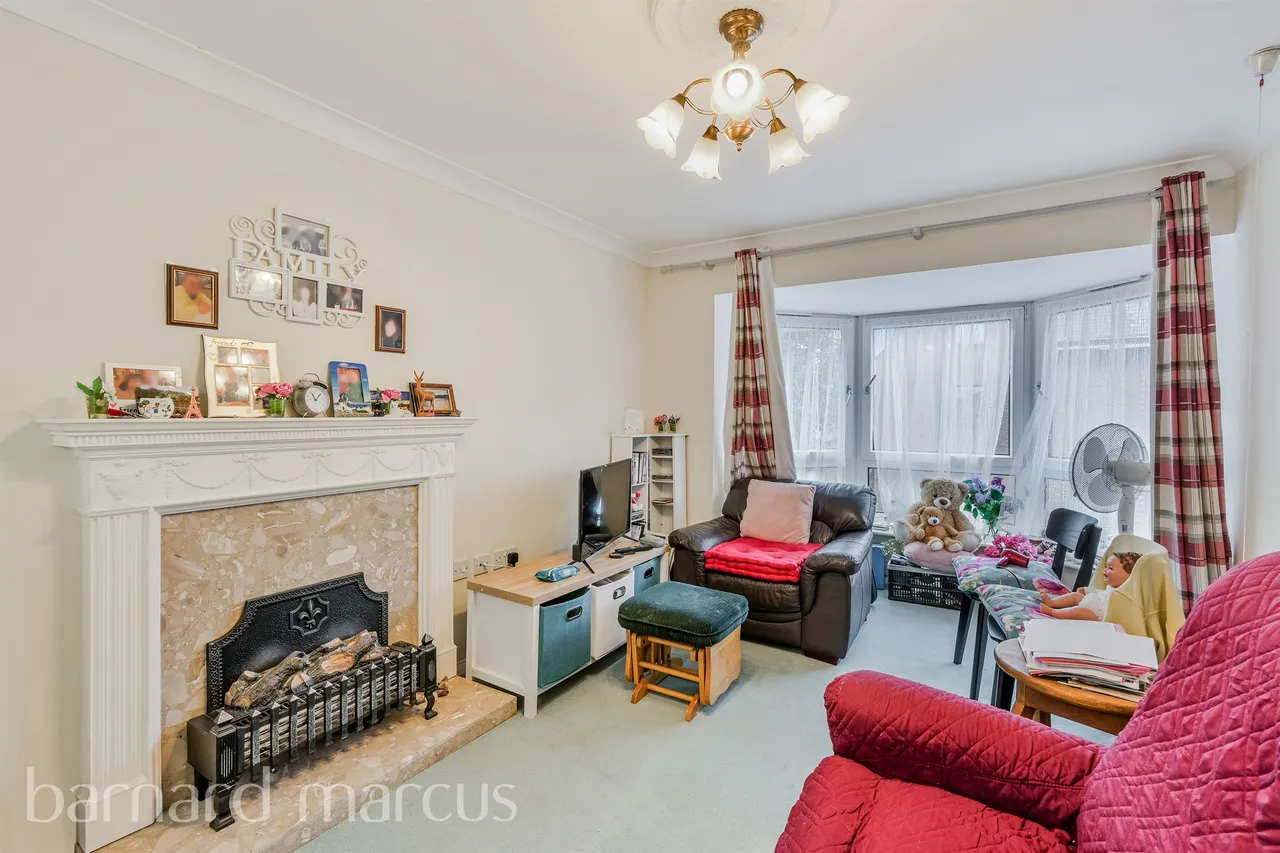 Ashley Avenue, Epsom, KT18, photo 2