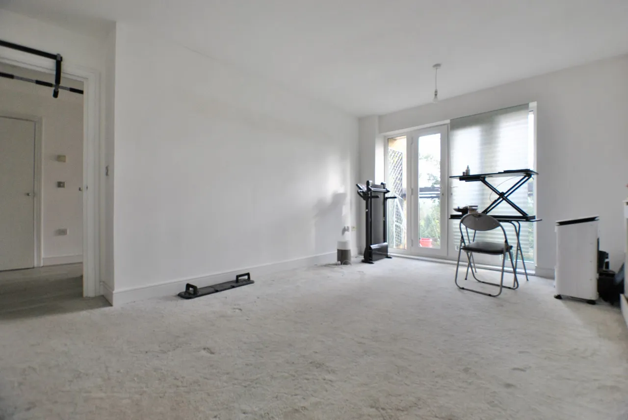 Black Eagle Drive, Northfleet, DA11, photo 2