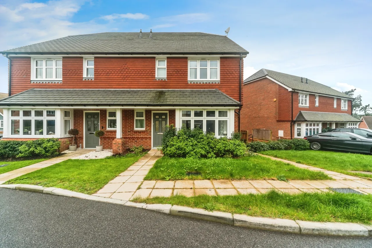 4 bed house for sale, Consort Drive, Leatherhead, KT22